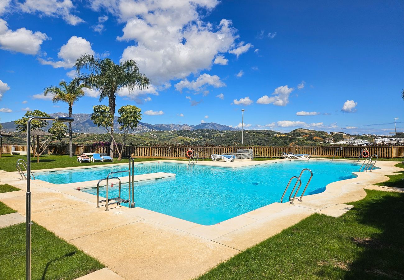 Apartamento en La Cala de Mijas - Apartamento de dos dormitorios frente a la piscina
