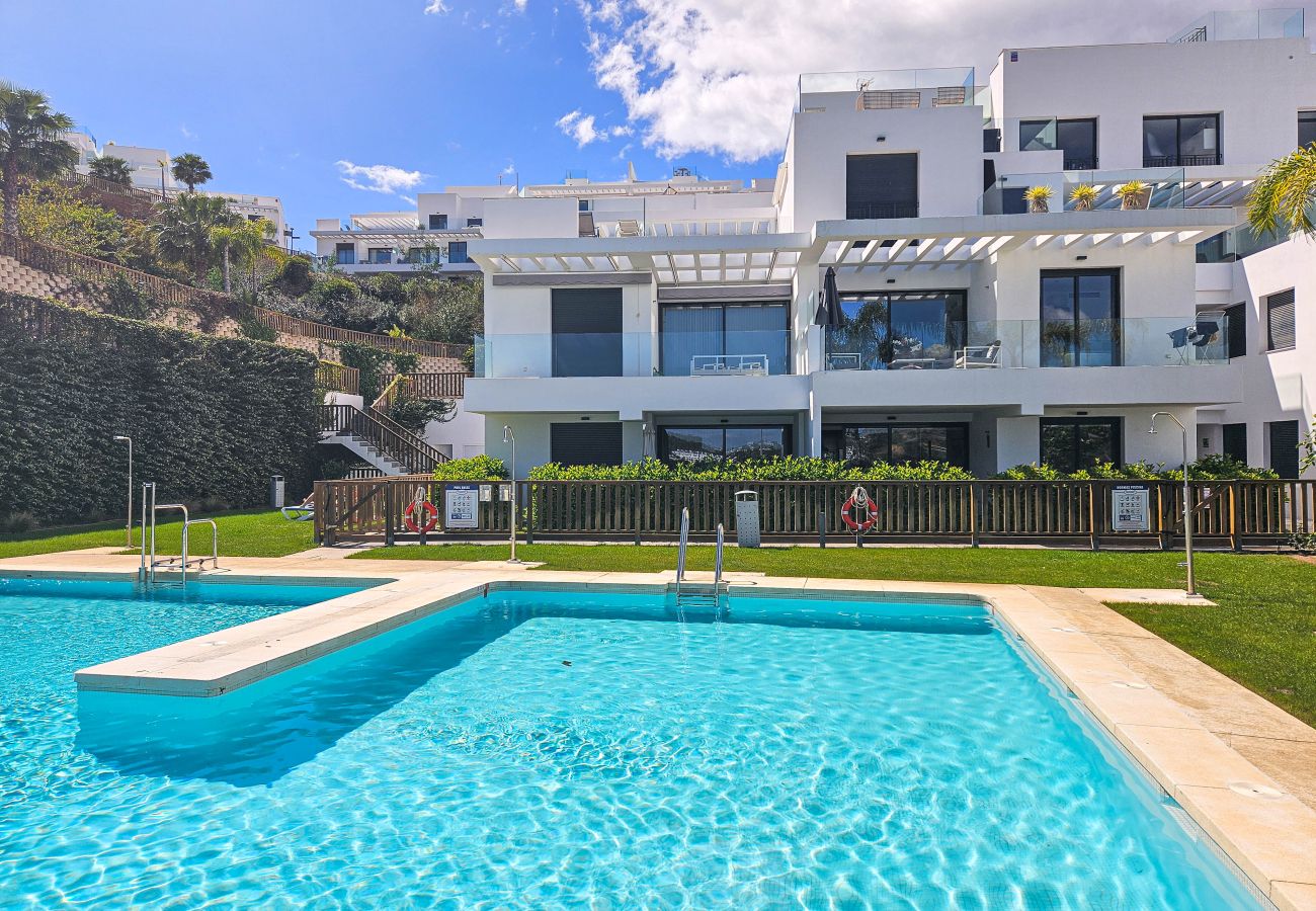 Apartamento en La Cala de Mijas - Apartamento de dos dormitorios frente a la piscina