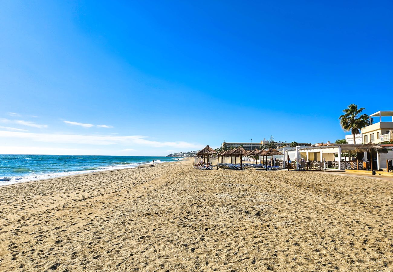 Apartamento en La Cala de Mijas - Apartamento de dos dormitorios frente a la piscina