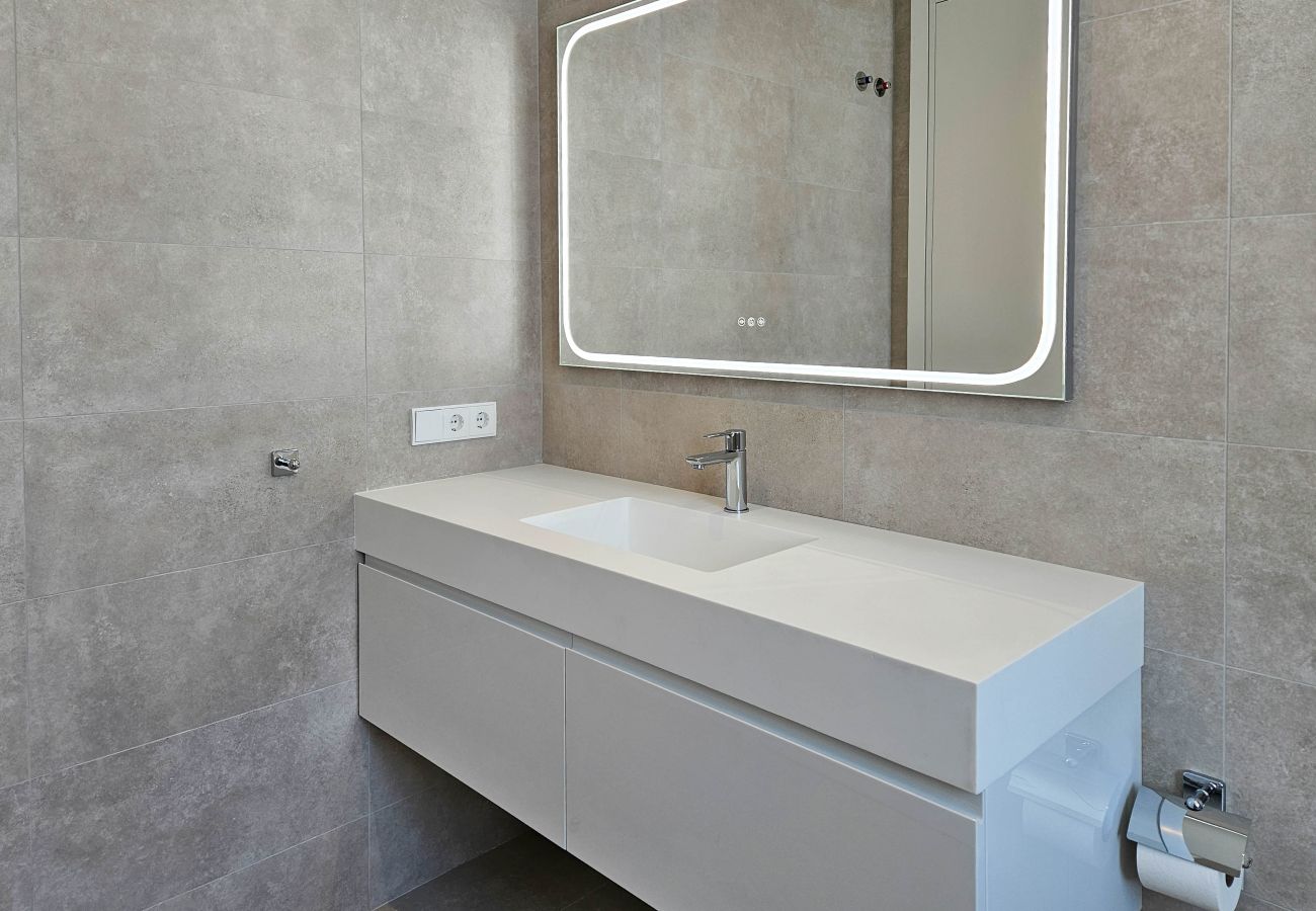 Villa en La Cala de Mijas - Nueva villa de cuatro dormitorios con piscina privada.