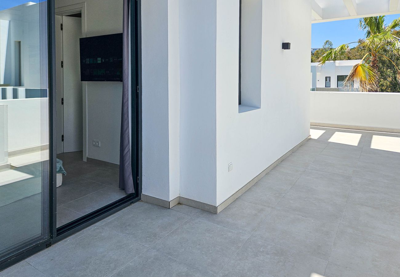 Villa en La Cala de Mijas - Nueva villa de cuatro dormitorios con piscina privada.