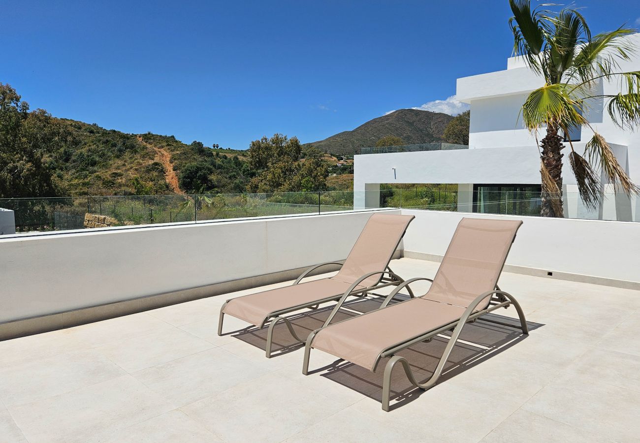 Villa en La Cala de Mijas - Nueva villa de cuatro dormitorios con piscina privada.