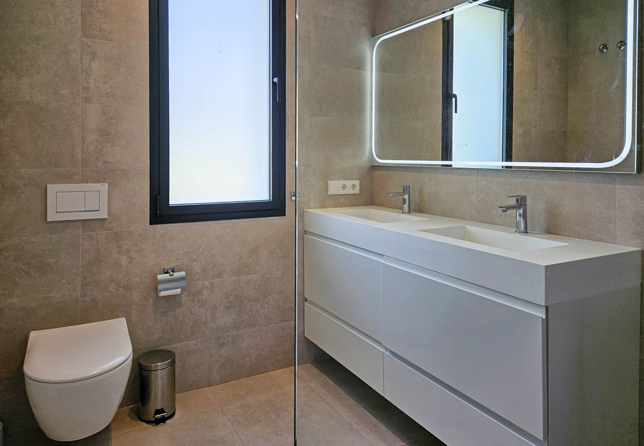 Villa en La Cala de Mijas - Nueva villa de cuatro dormitorios con piscina privada.
