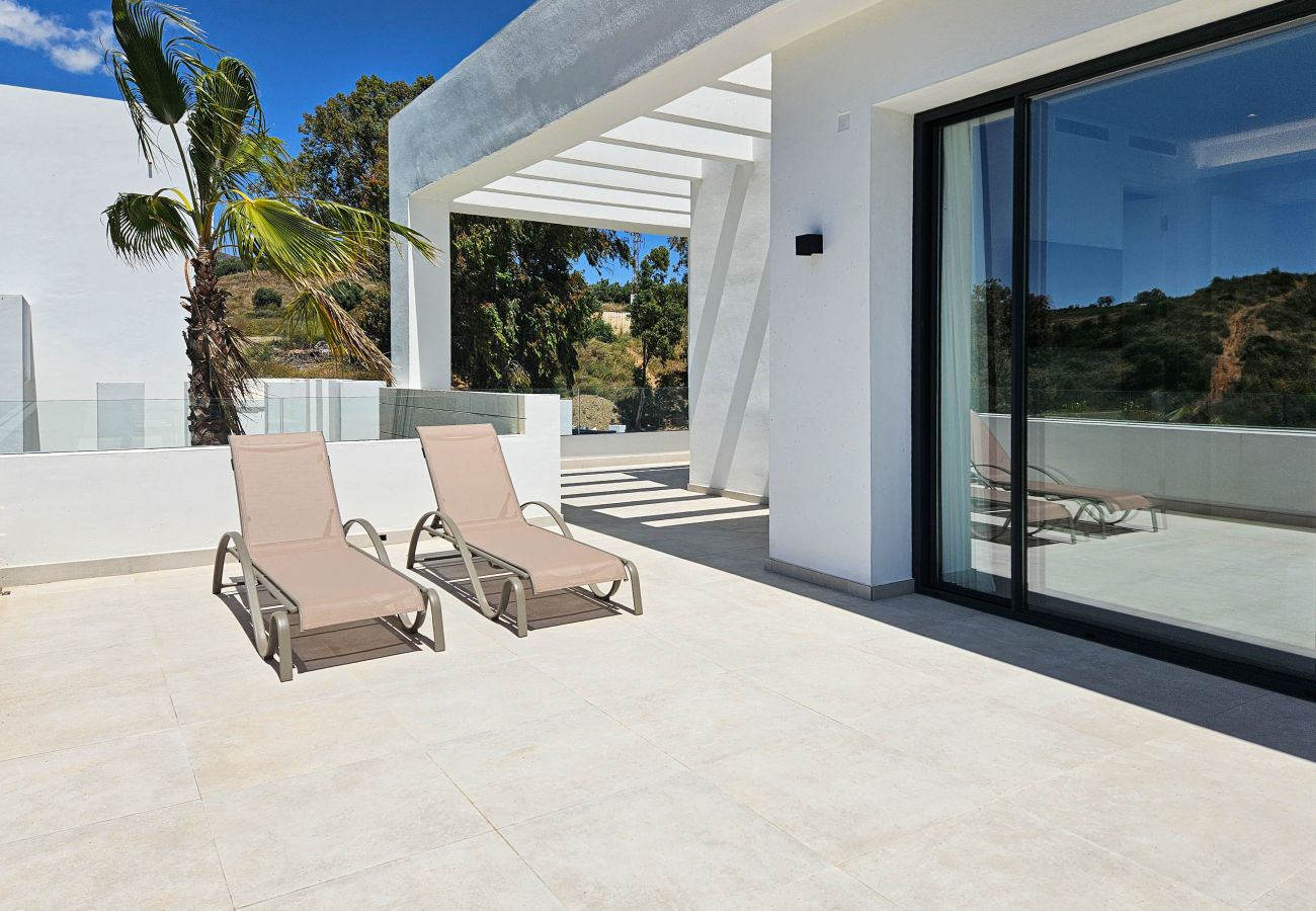 Villa en La Cala de Mijas - Nueva villa de cuatro dormitorios con piscina privada.
