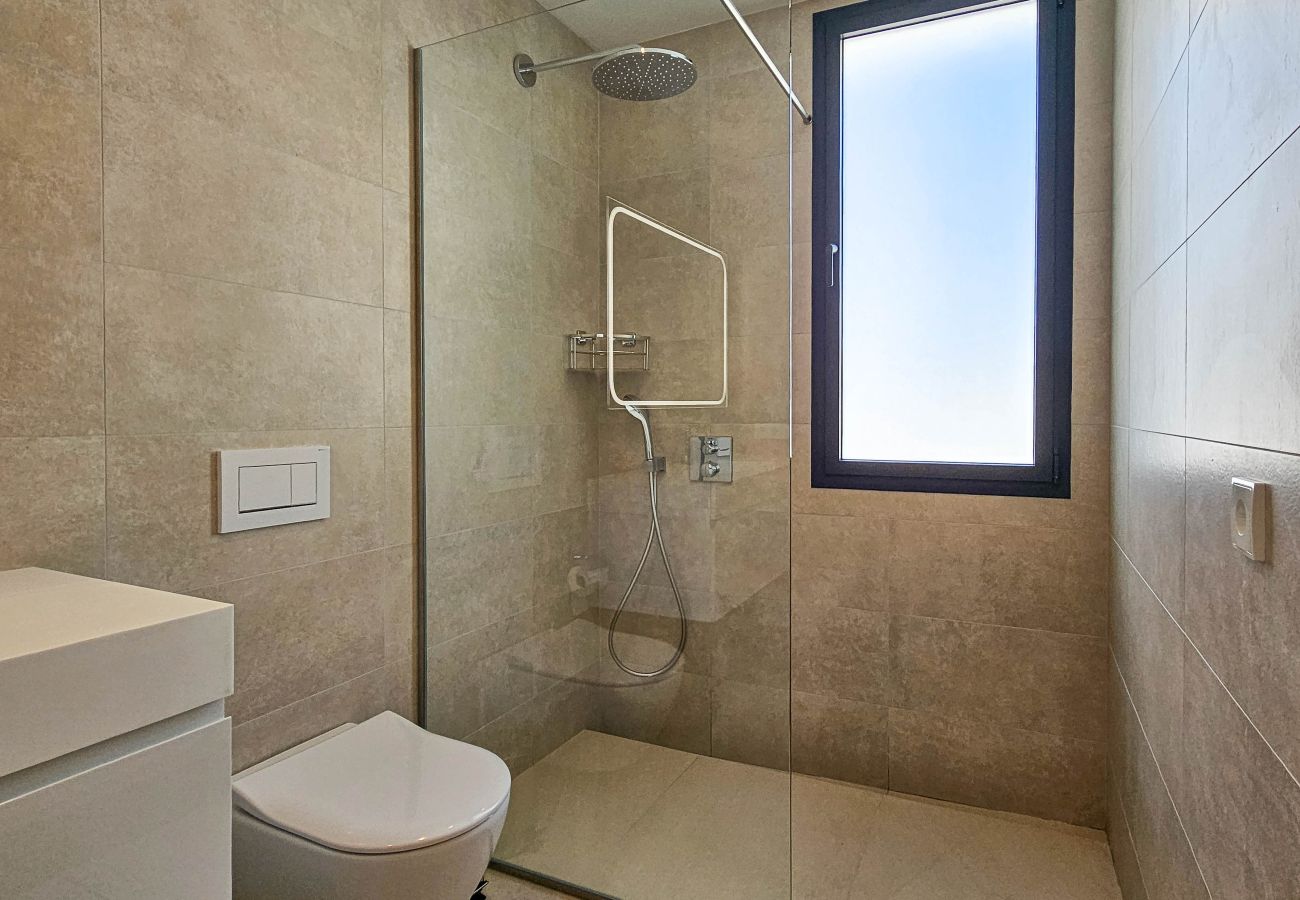 Villa en La Cala de Mijas - Nueva villa de cuatro dormitorios con piscina privada.