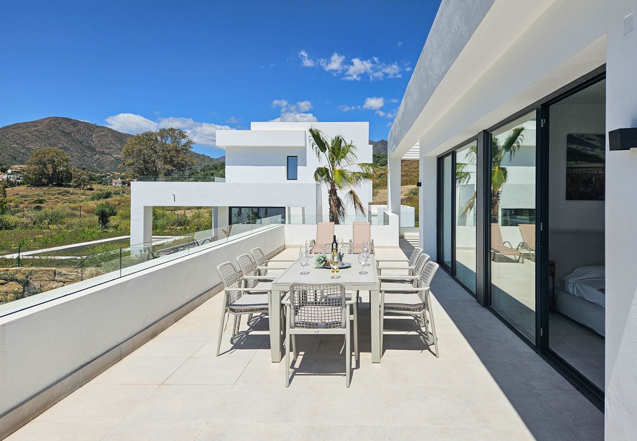 Villa en La Cala de Mijas - Nueva villa de cuatro dormitorios con piscina privada.