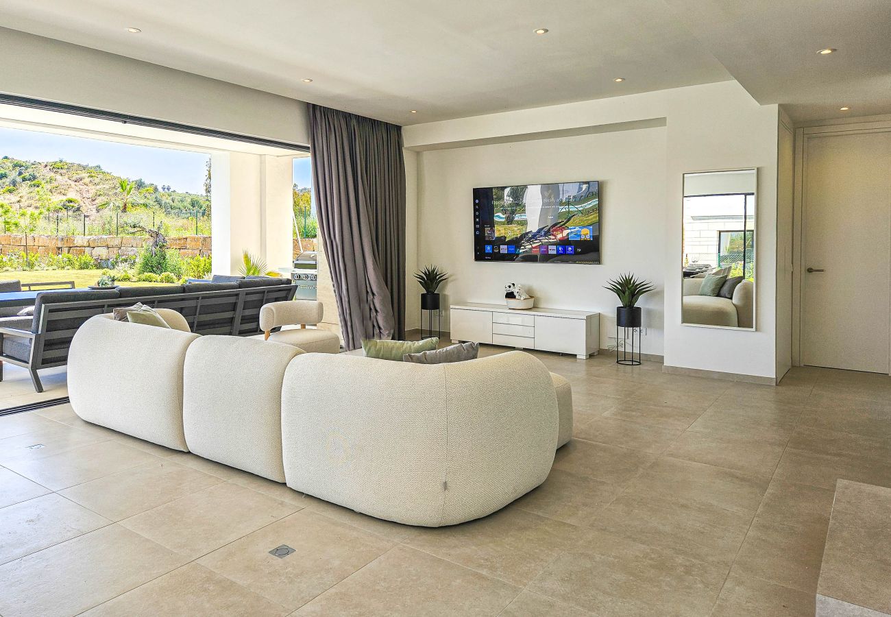 Villa en La Cala de Mijas - Nueva villa de cuatro dormitorios con piscina privada.
