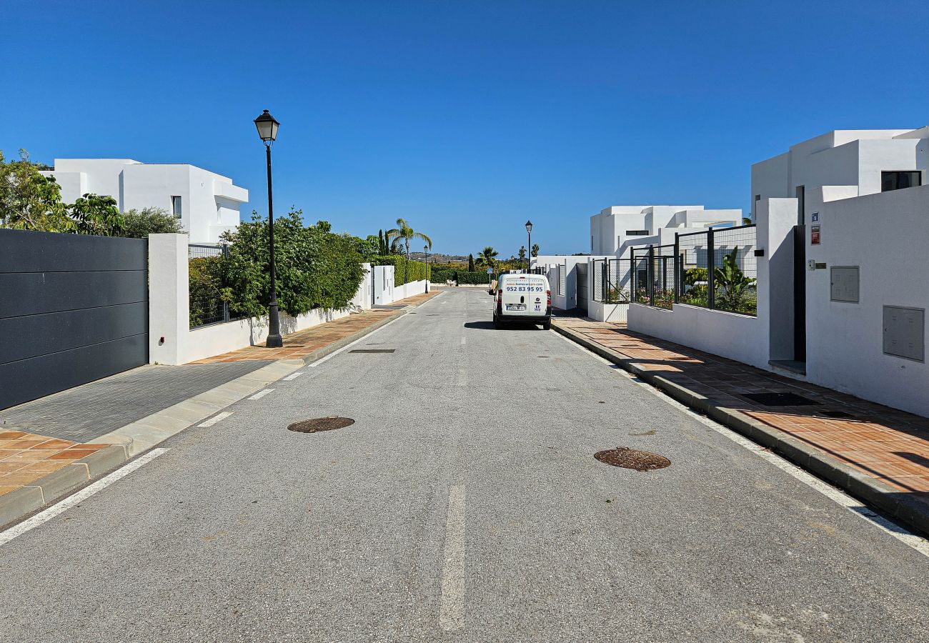 Villa en La Cala de Mijas - Nueva villa de cuatro dormitorios con piscina privada.