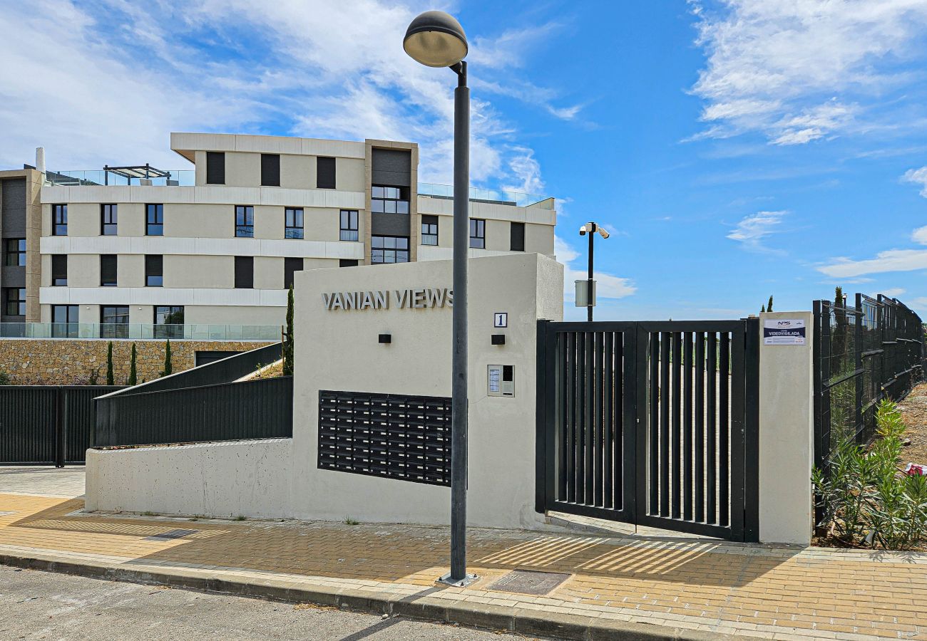 Apartamento en Estepona - Apartamento ático con jacuzzi junto a Selwo