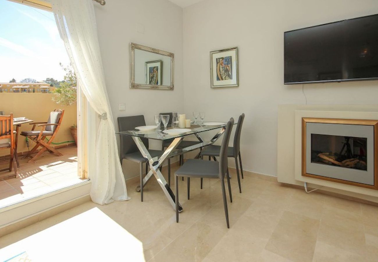 Apartment in Mijas Costa - Beautiful 2 bed penthouse Miraflores de Riviera