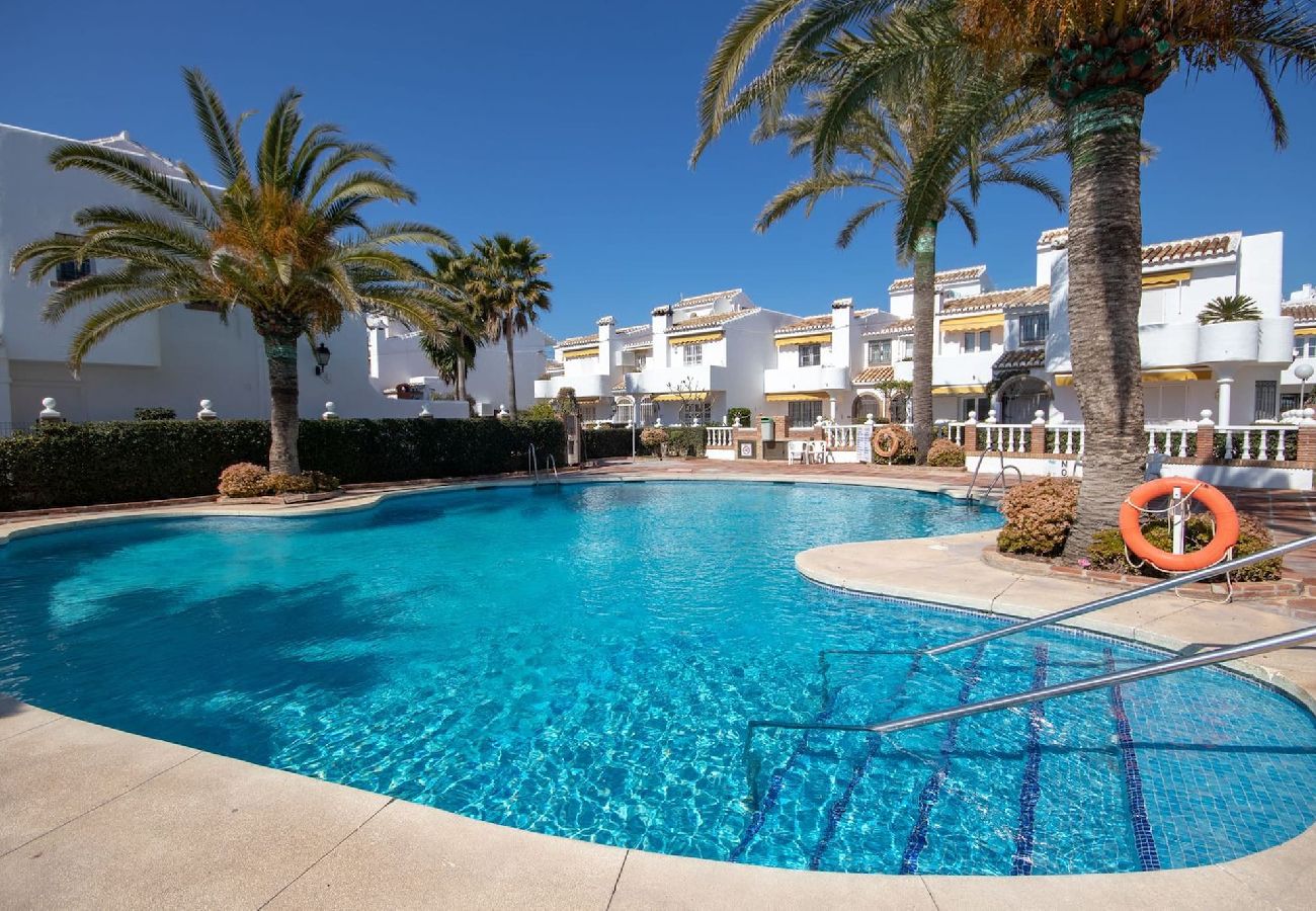 House in La Cala de Mijas - 3 Bed Townhouse roof terrace 100m to the beach