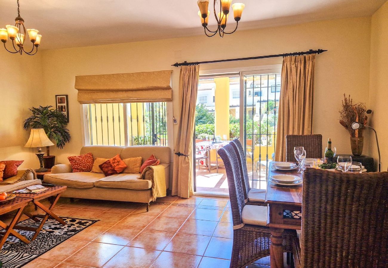 Townhouse in Mijas Costa - 3 bed in Los Jarales Calahonda close to the beach