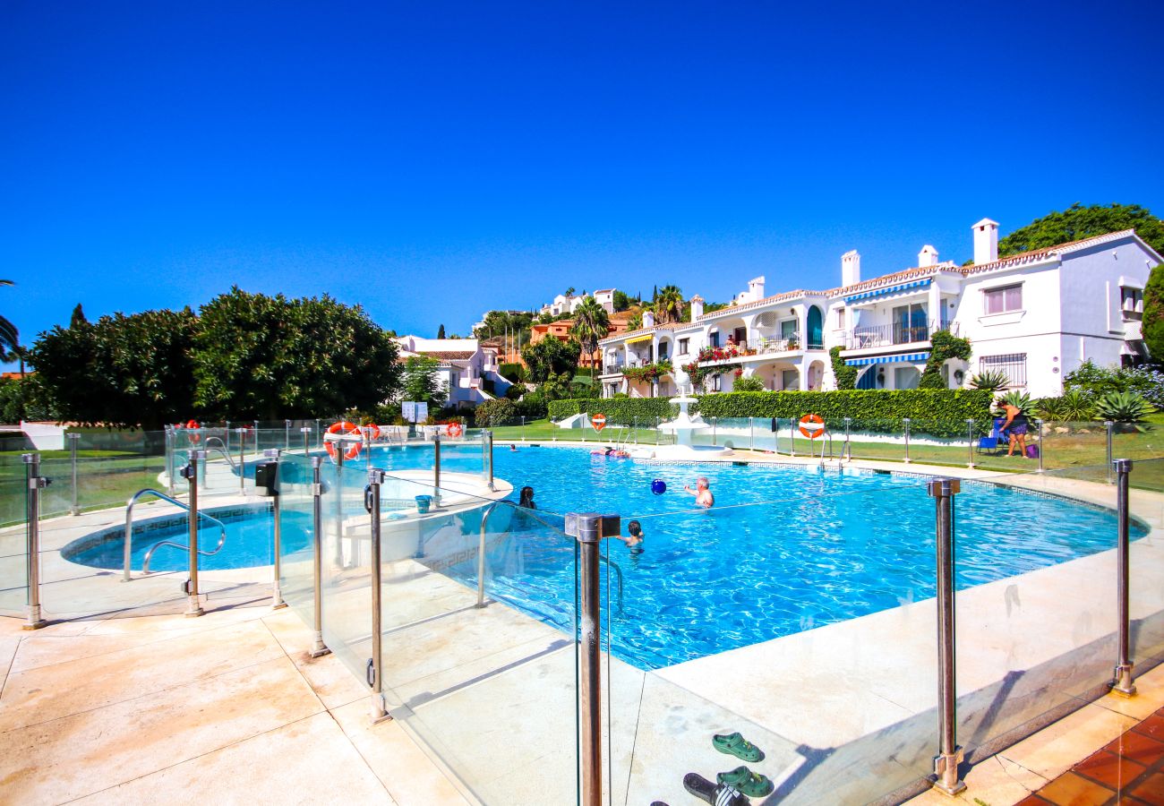 Apartment in Benahavís - Charming apt in Pueblo Cortes del Golf Benahavis