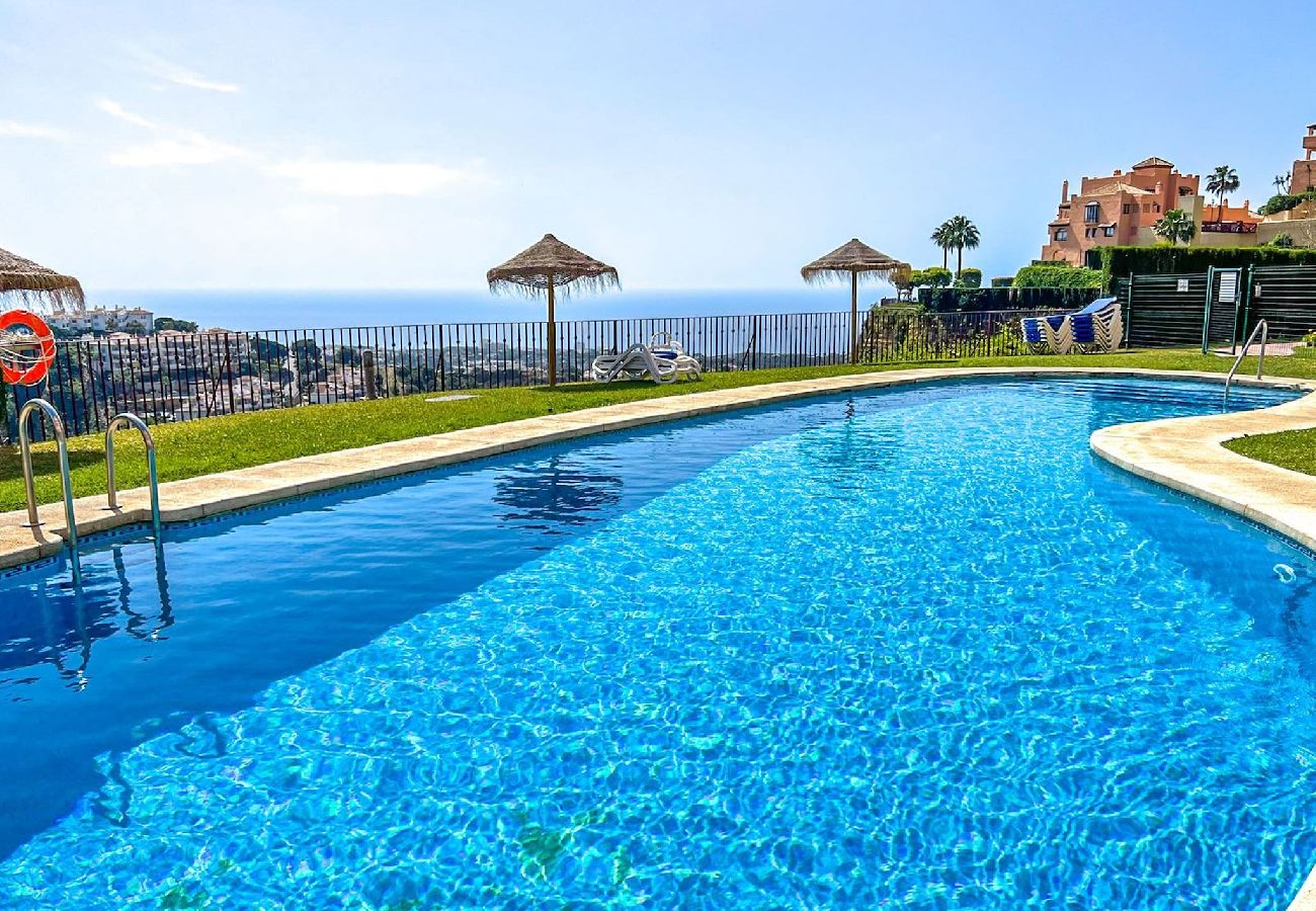 Apartment in Calahonda - 2 Bedroom Apartment with great views