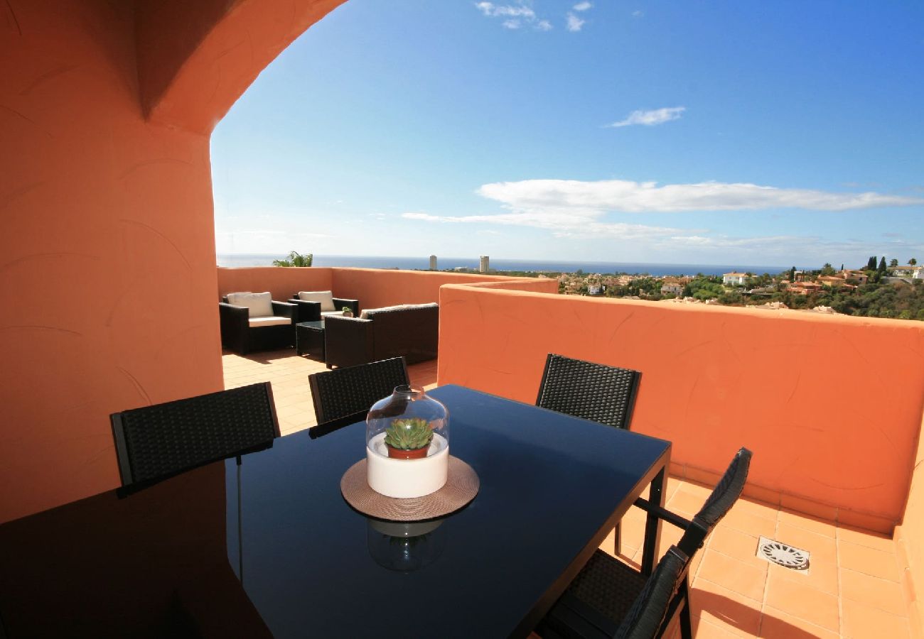 Apartment in Marbella - Stylish Duplex Penthouse Los Lagos de Santa Maria 