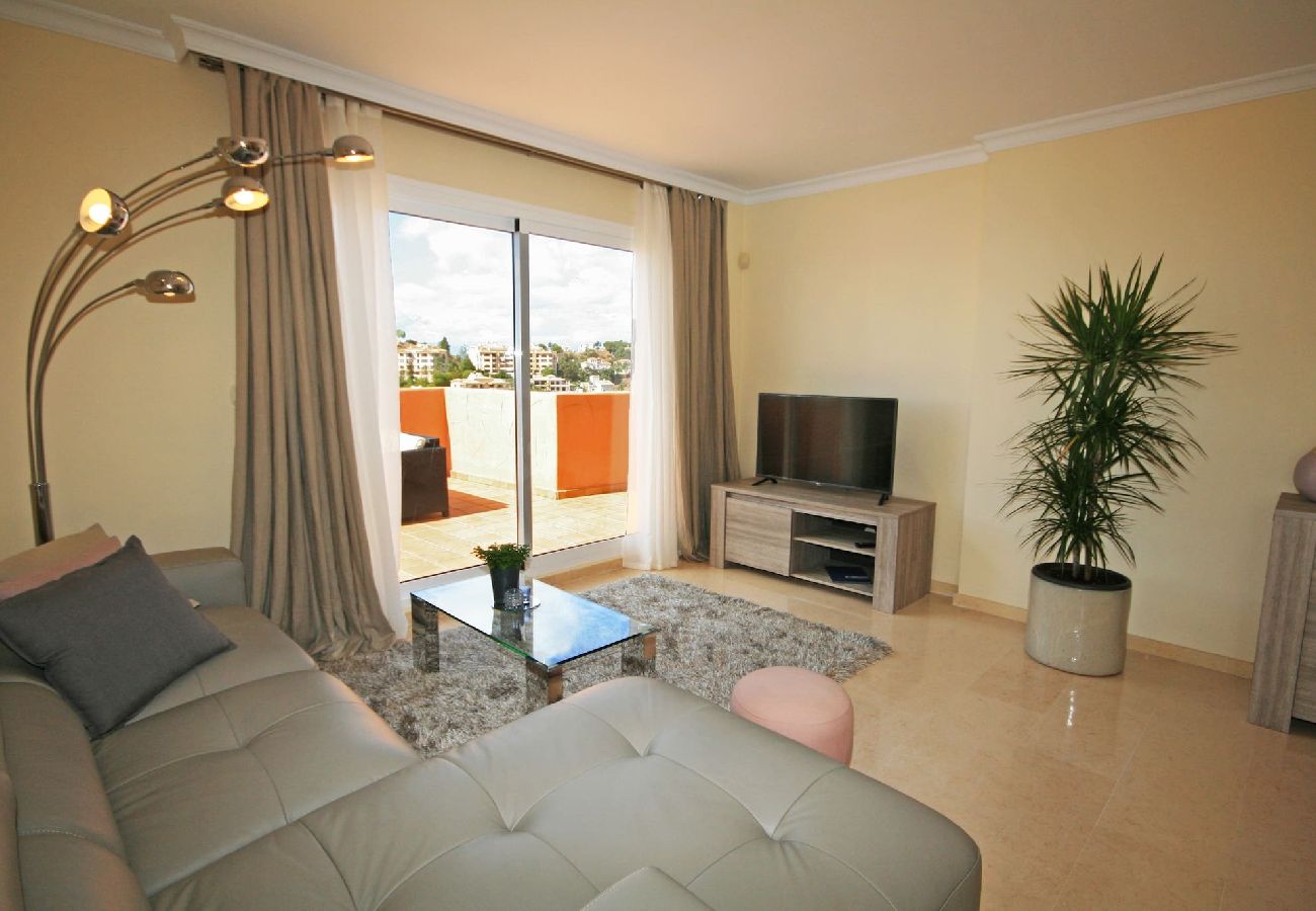 Apartment in Marbella - Stylish Duplex Penthouse Los Lagos de Santa Maria 