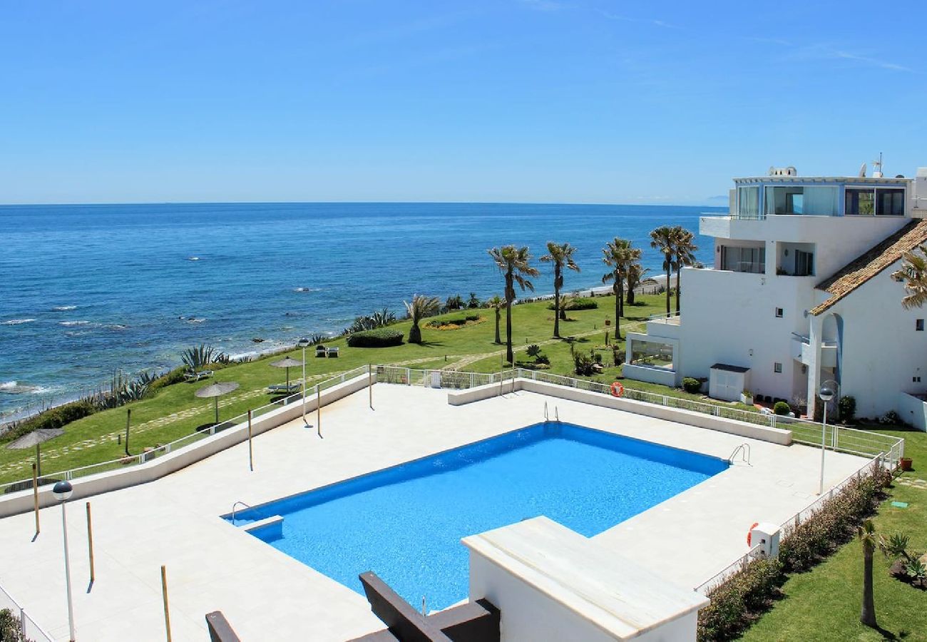 Apartment in Casares - Stunning Beachfront Penthouse in Casares 