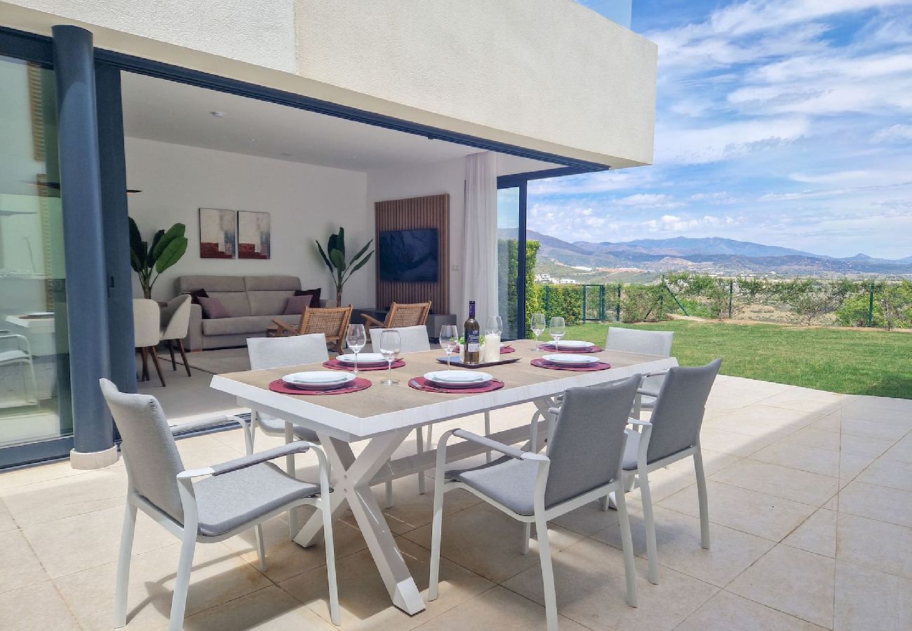 Townhouse in Casares - Stylish Townhouse @ Finca Cortesin Golf Resort