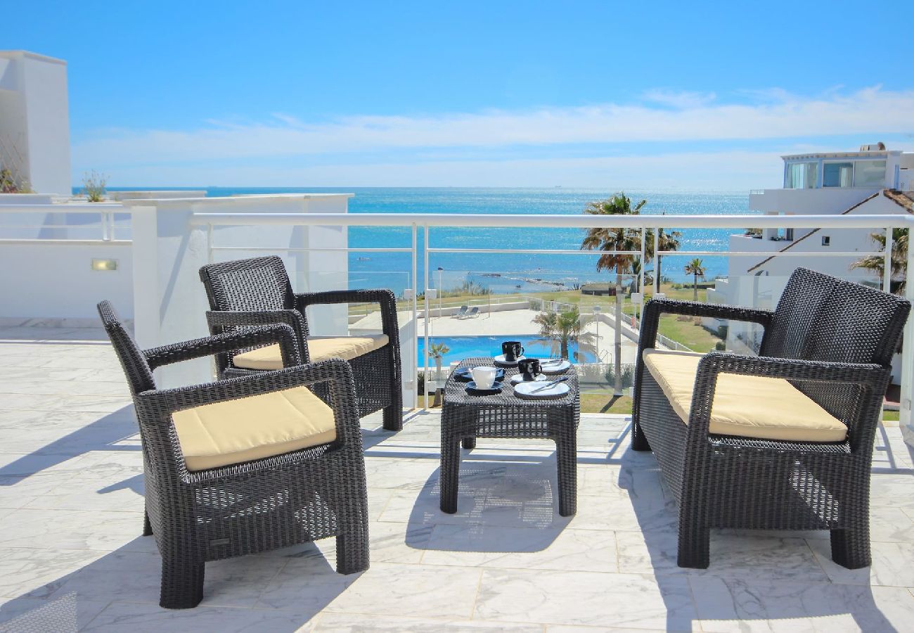 Apartment in Casares - Beachfront Penthouse with Sea Views, Hot Tub, BBQ 