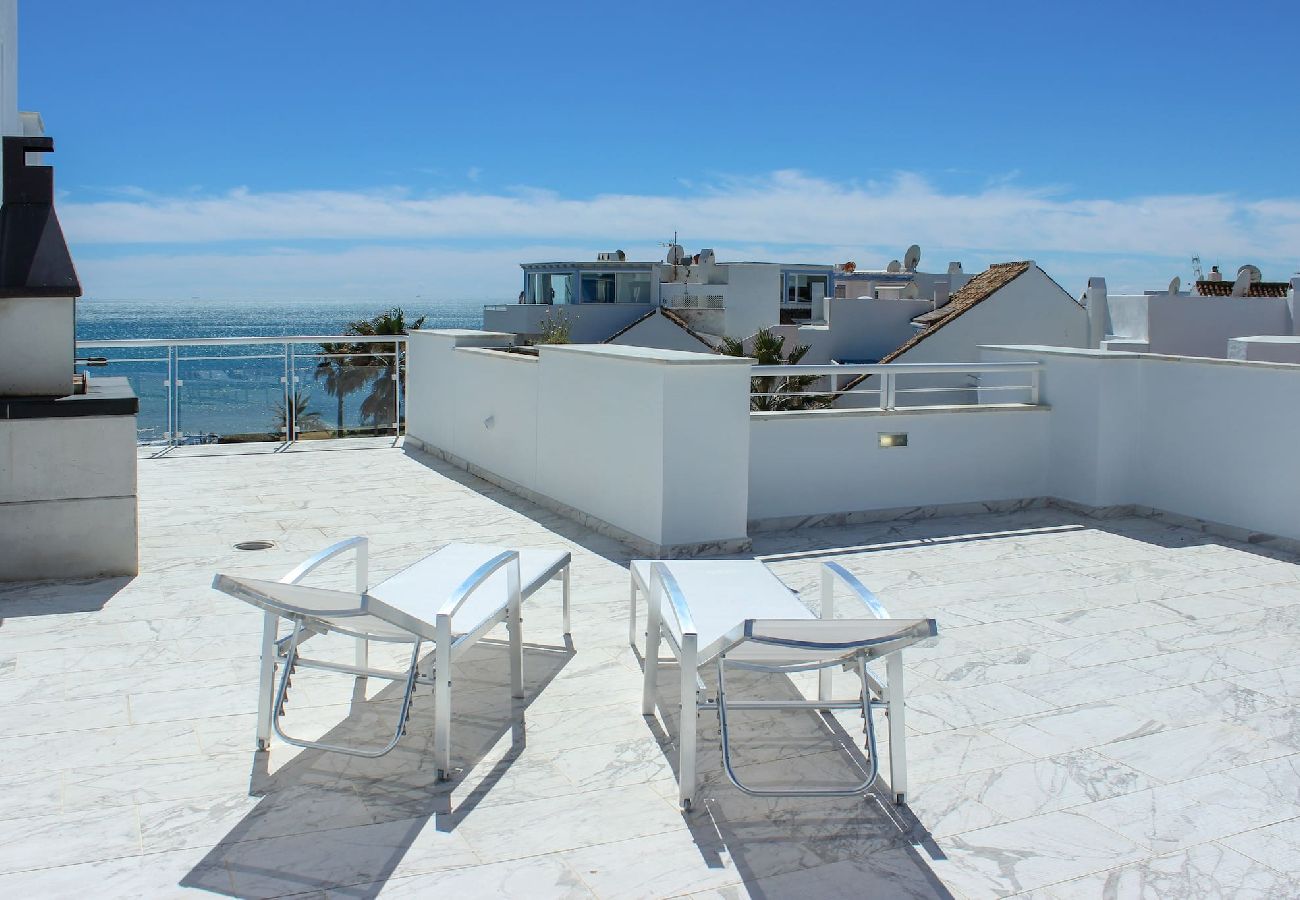 Apartment in Casares - Beachfront Penthouse with Sea Views, Hot Tub, BBQ 