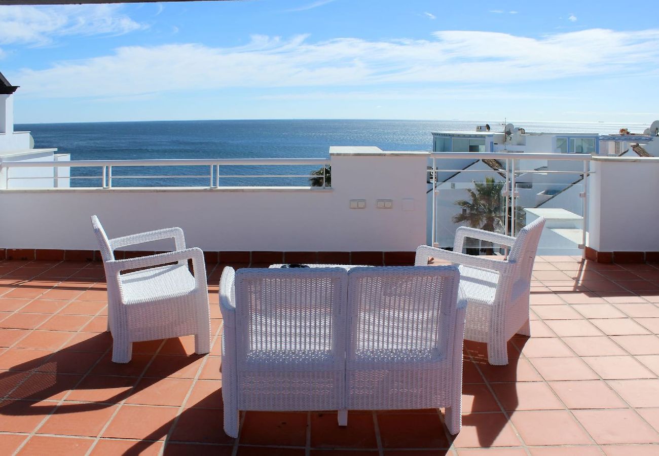 Apartment in Casares - Beachfront Penthouse with Sea Views, Hot Tub, BBQ 