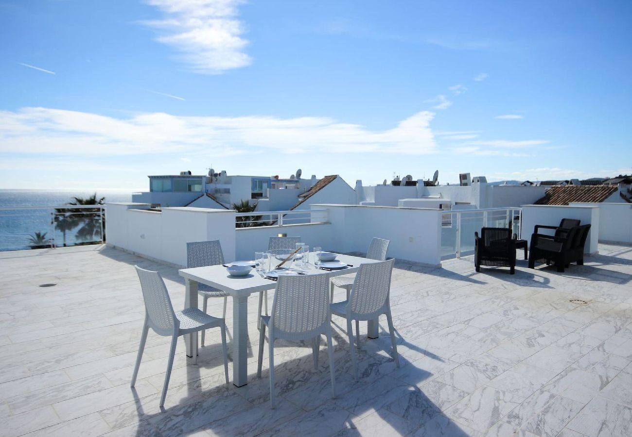 Apartment in Casares - Beachfront Penthouse with Sea Views, Hot Tub, BBQ 