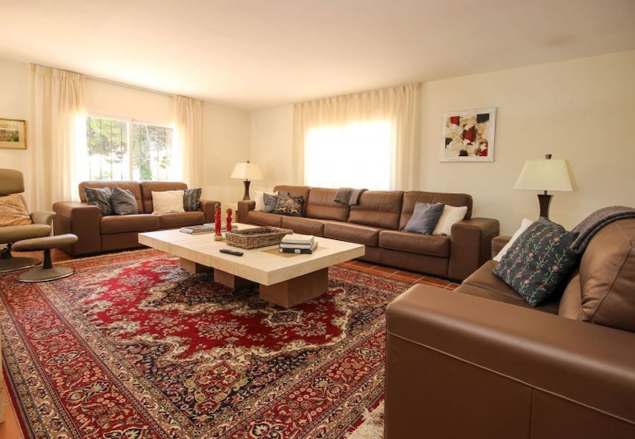 Villa in Ojen - Seven bedroom countryside villa 