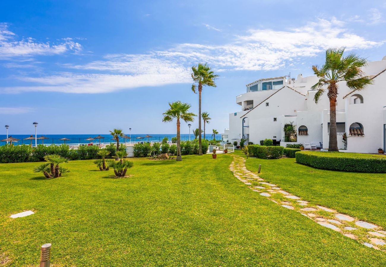 Apartment in Casares - Stunning beachfront 2 bedroom apartment in Casares 