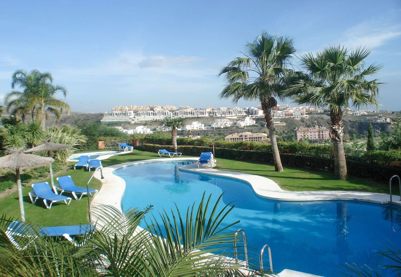 Apartment in Estepona - Holiday Rental Property in the Sun 