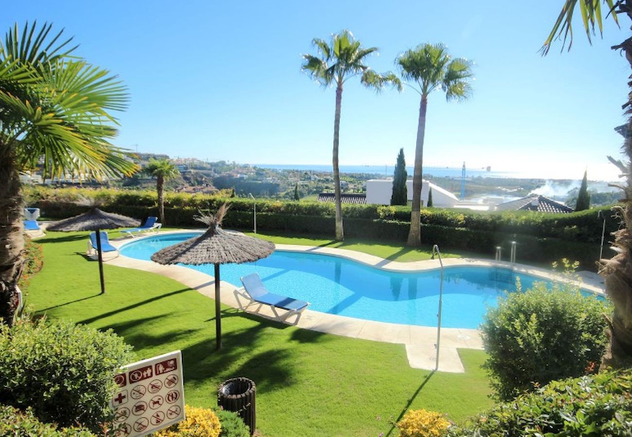 Apartment in Estepona - Holiday Rental Property in the Sun 