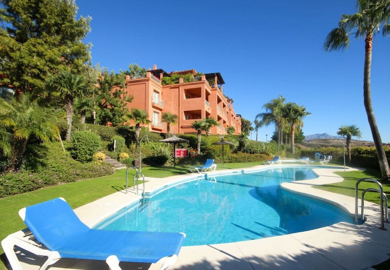 Apartment in Estepona - Holiday Rental Property in the Sun 