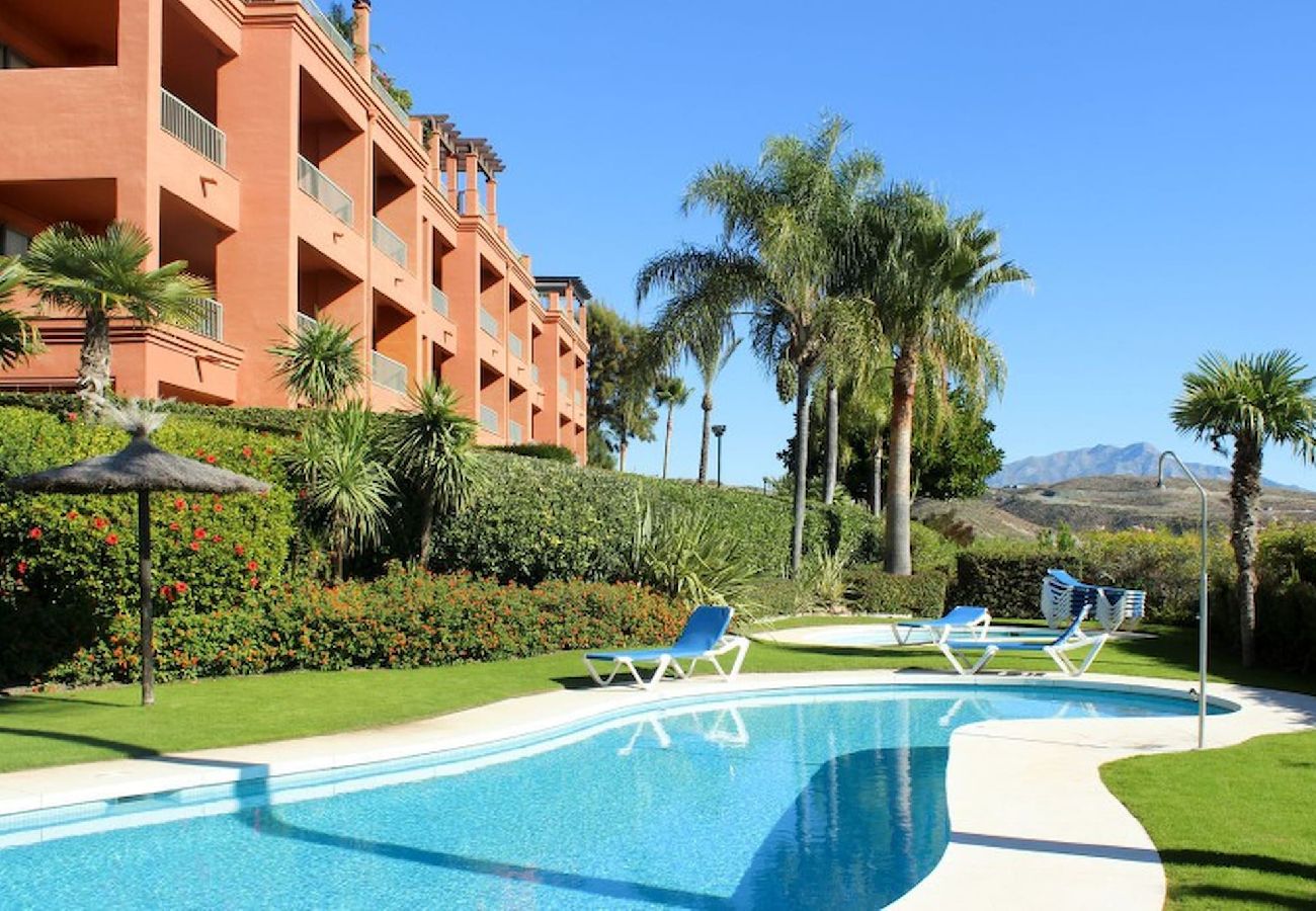 Apartment in Estepona - Holiday Rental Property in the Sun 