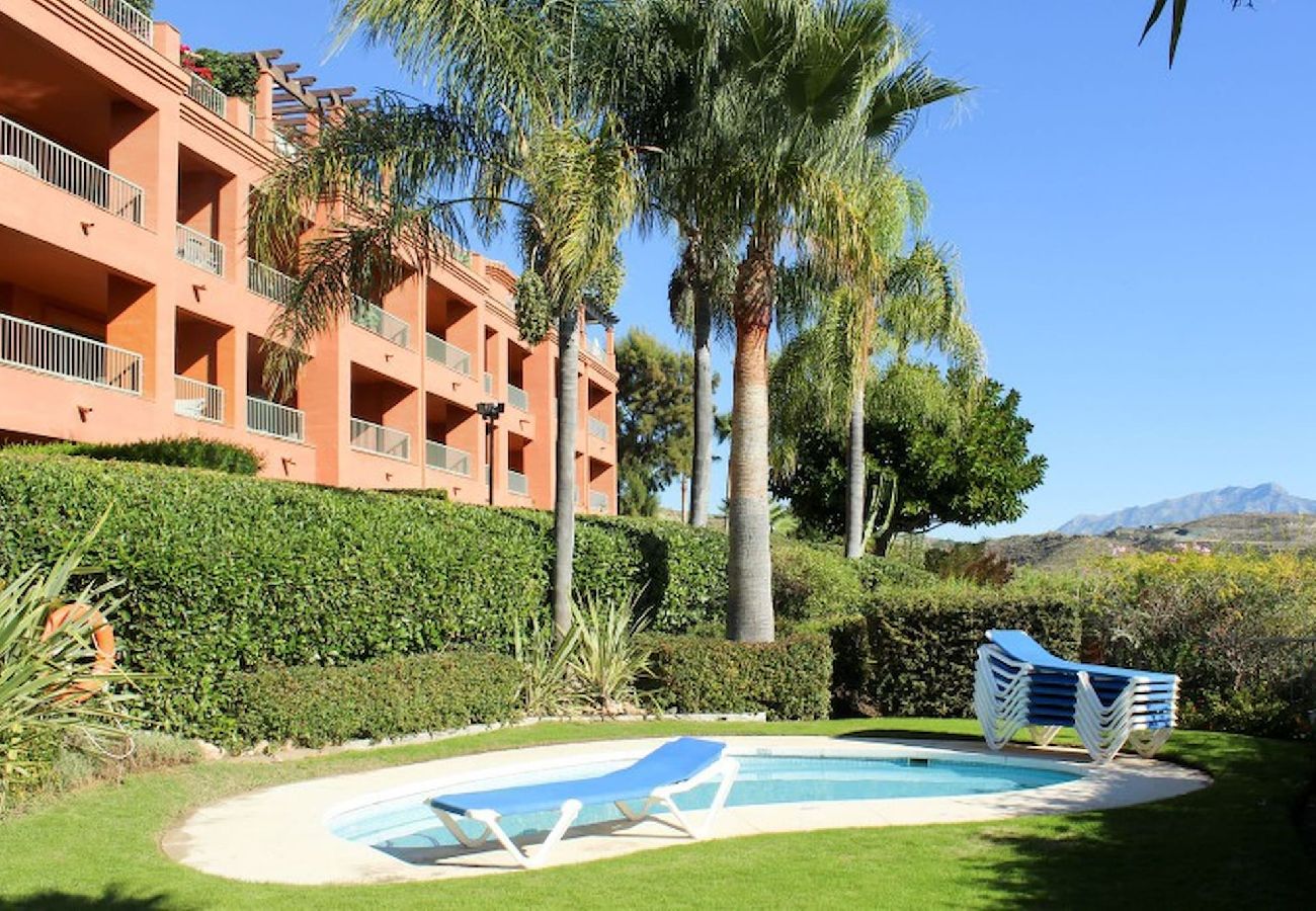 Apartment in Estepona - Holiday Rental Property in the Sun 