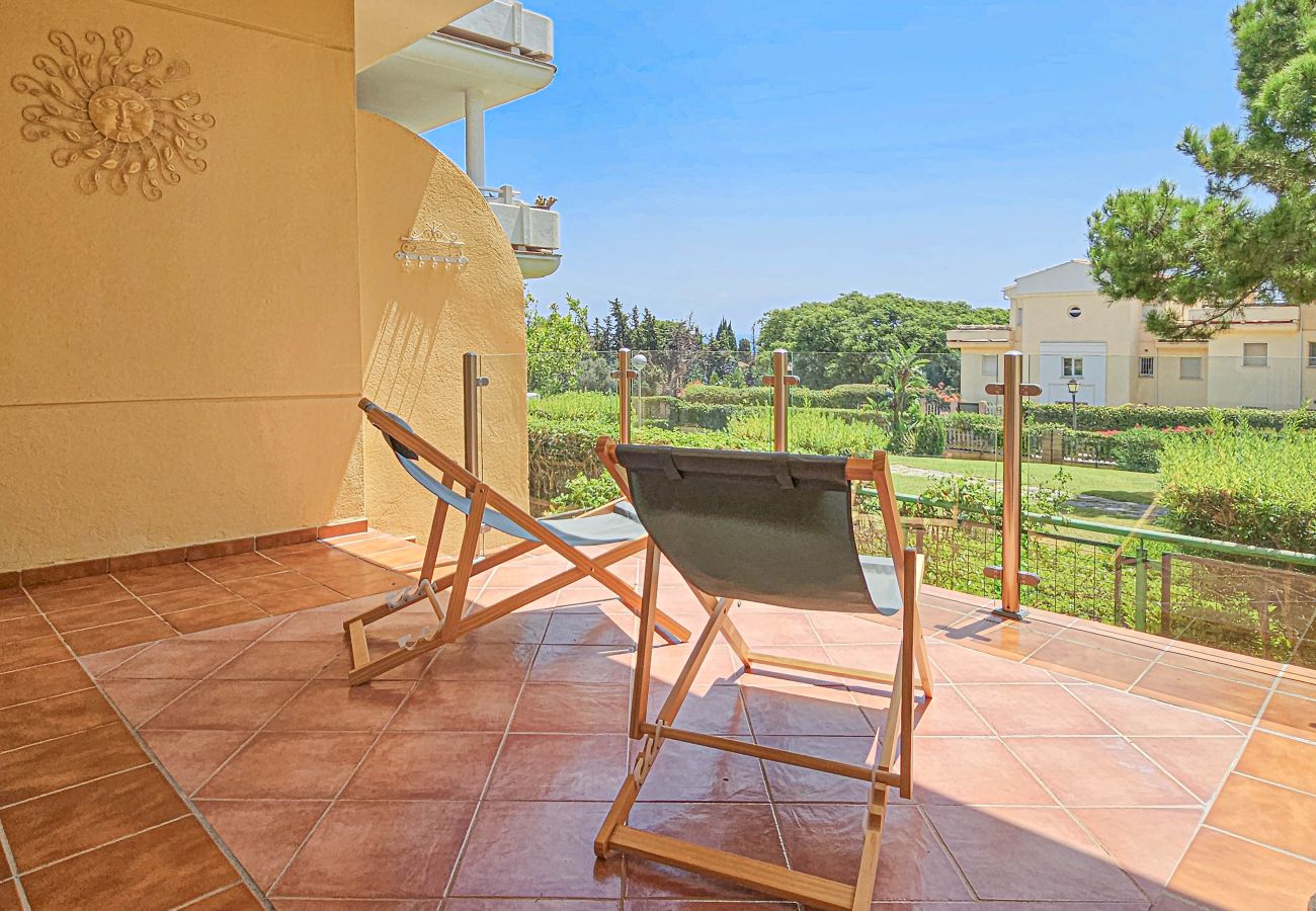 Apartment in Marbella - 2 bed garden apartment Las Mimosas Cabopino 