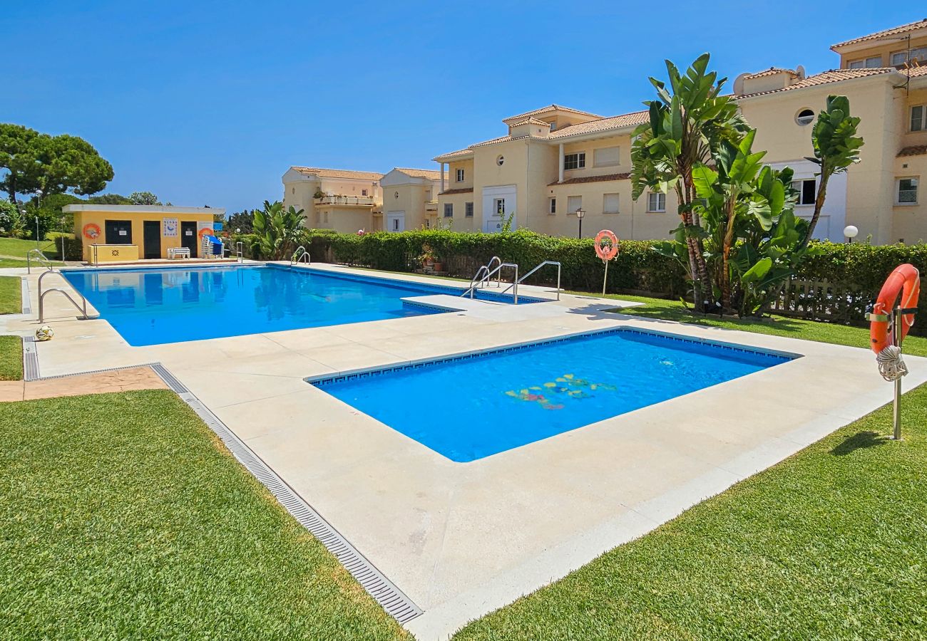 Apartment in Marbella - 2 bed garden apartment Las Mimosas Cabopino 