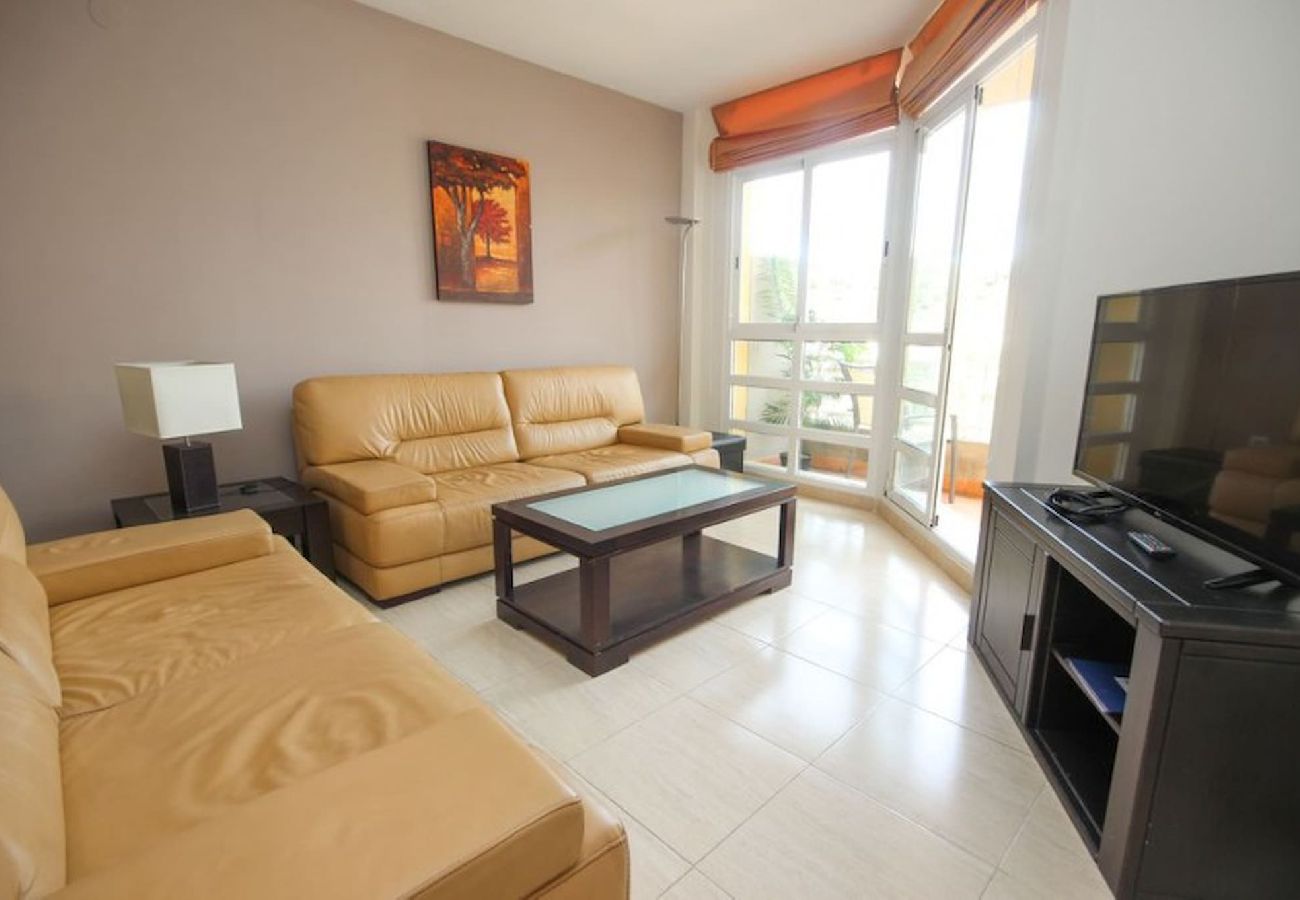 Apartment in Mijas Costa - Three bedroom apartment near Mijas Golf complex 