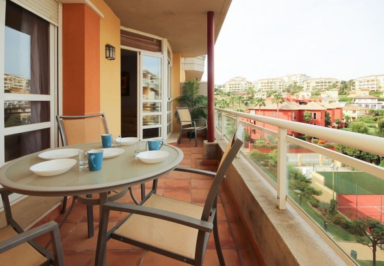 Apartment in Mijas Costa - Three bedroom apartment near Mijas Golf complex 