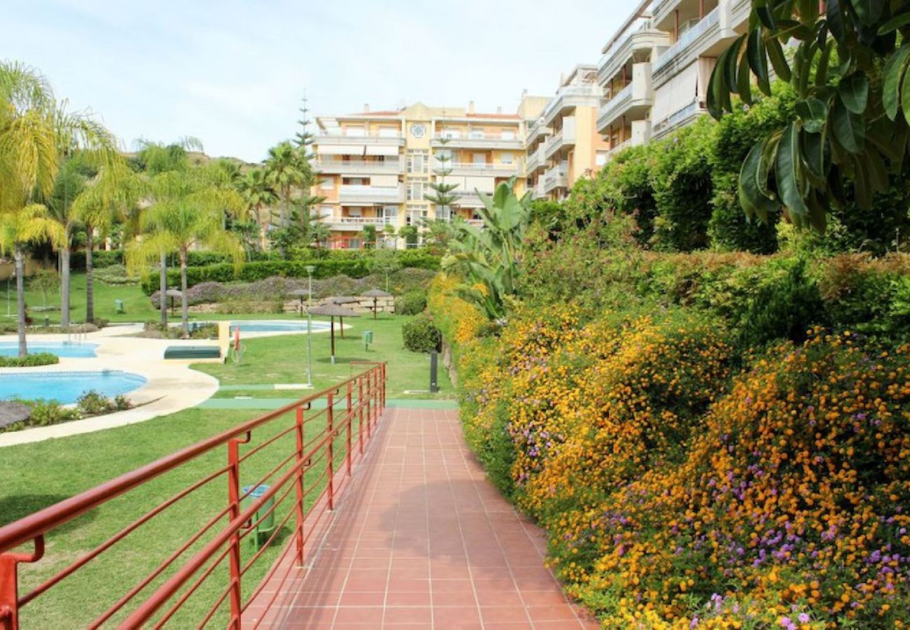 Apartment in Mijas Costa - Three bedroom apartment near Mijas Golf complex 