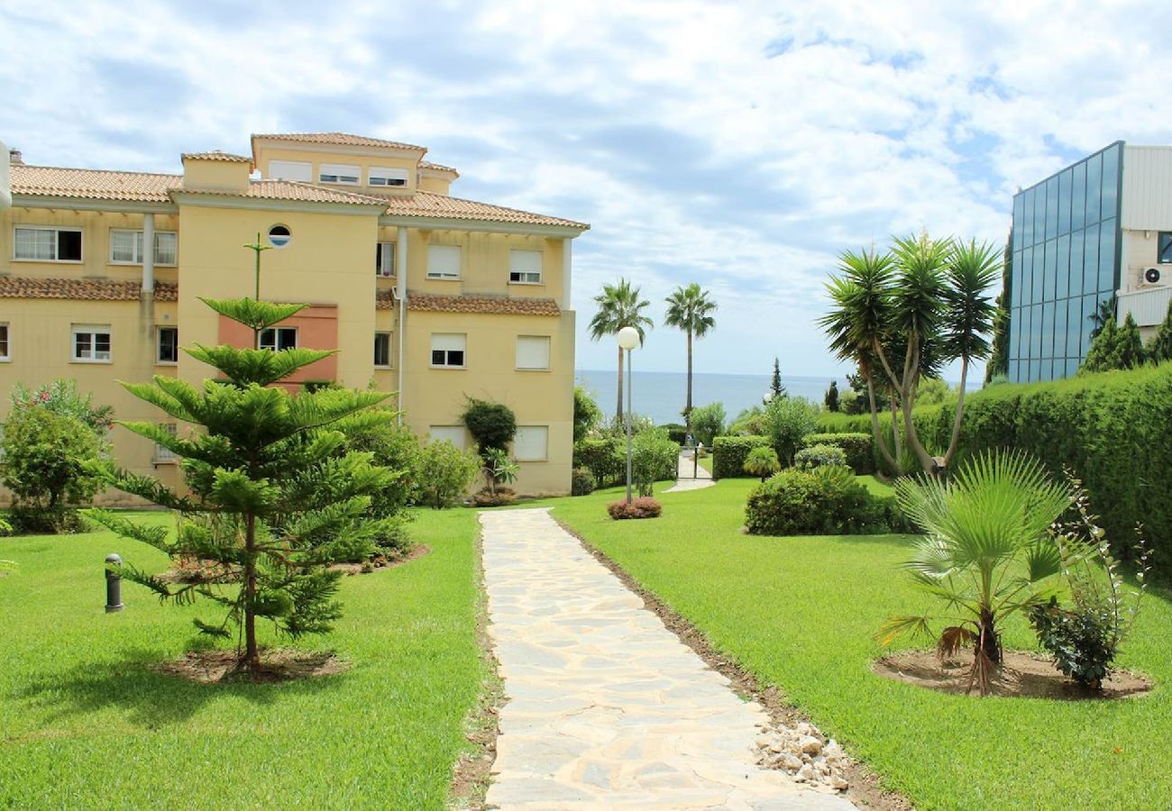 Apartment in Marbella - Delightful Apartment Close to Golf and Beach 