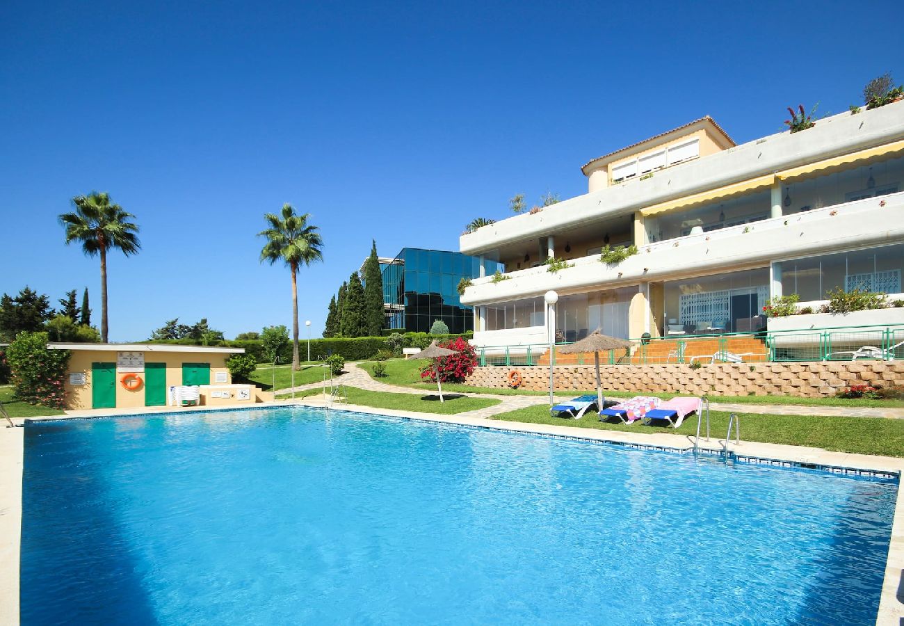 Apartment in Marbella - Delightful Apartment Close to Golf and Beach 