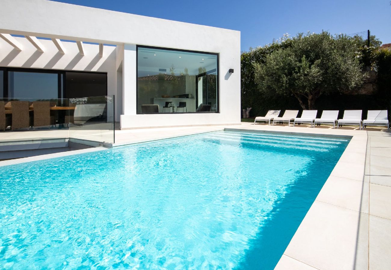 Villa in Mijas Costa - Modern 3 Bed Villa with Private Pool near La Cala 