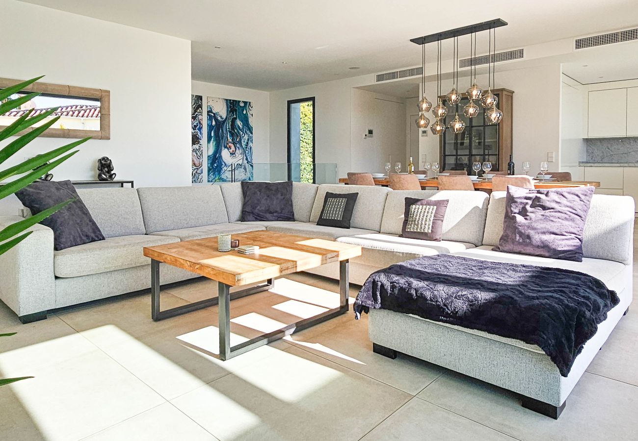 Villa in Mijas Costa - Modern 3 Bed Villa with Private Pool near La Cala 