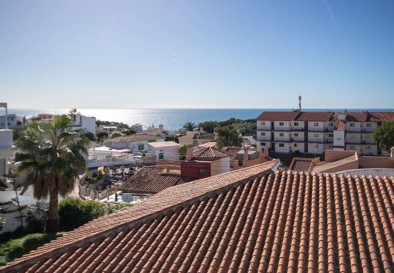 Villa in Mijas Costa - Spacious modern villa with great outdoor spaces 