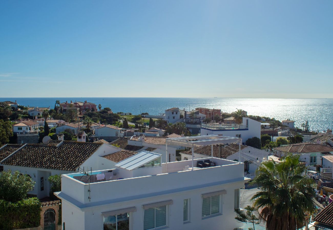 Villa in Mijas Costa - Spacious modern villa with great outdoor spaces 