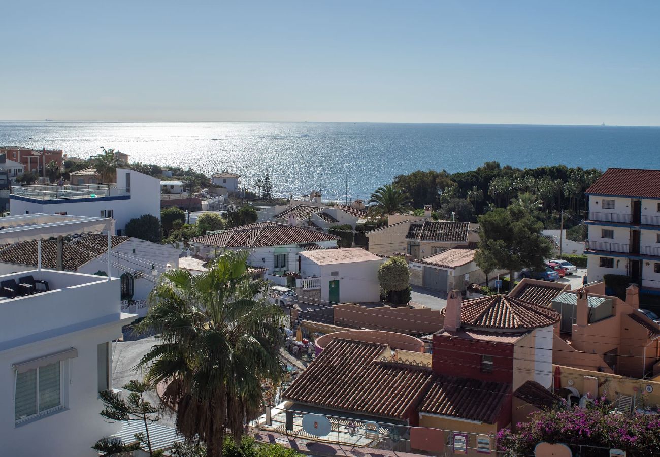 Villa in Mijas Costa - Spacious modern villa with great outdoor spaces 