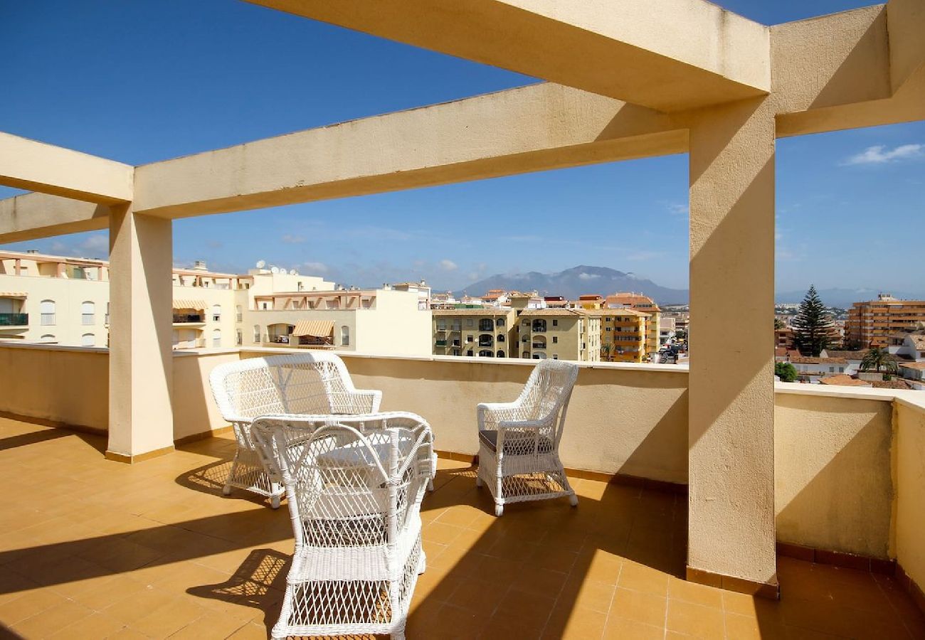 Apartment in San Luis de Sabanillas - Penthouse with Extensive Sunny Roof Terrace 