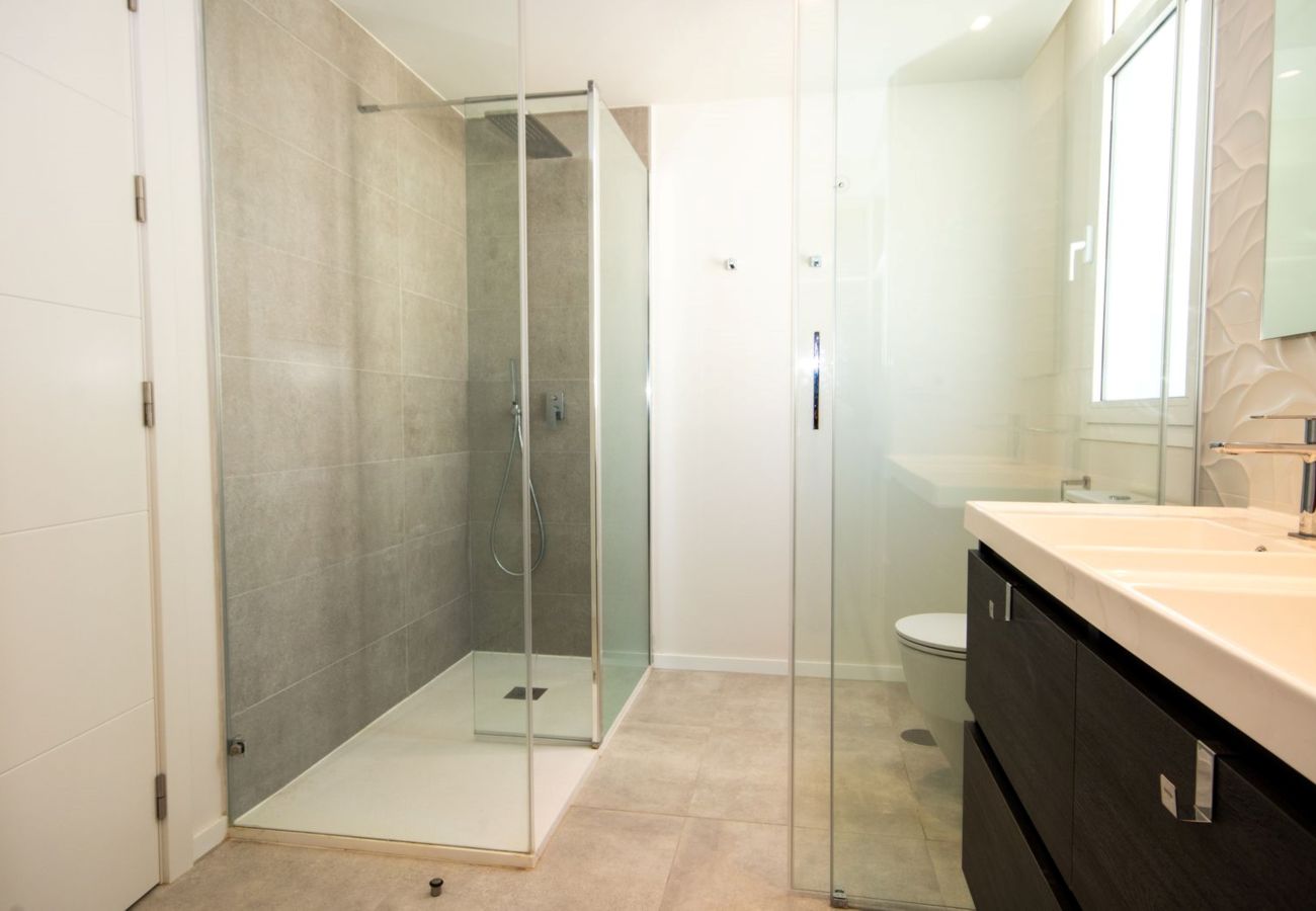 Apartment in La Cala de Mijas - Modern 3 bed in Casa Banderas, La Cala De Mijas 