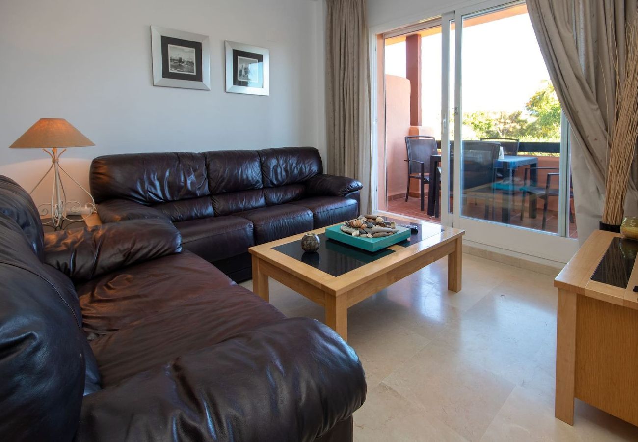 Apartment in Casares - 2 bedroom apartment Casares del Sol Estepona 