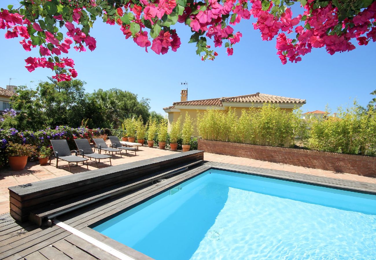 Villa in Mijas Costa - Fantastic 5 bedroom villa with private pool close to the sea in Mijas Costa