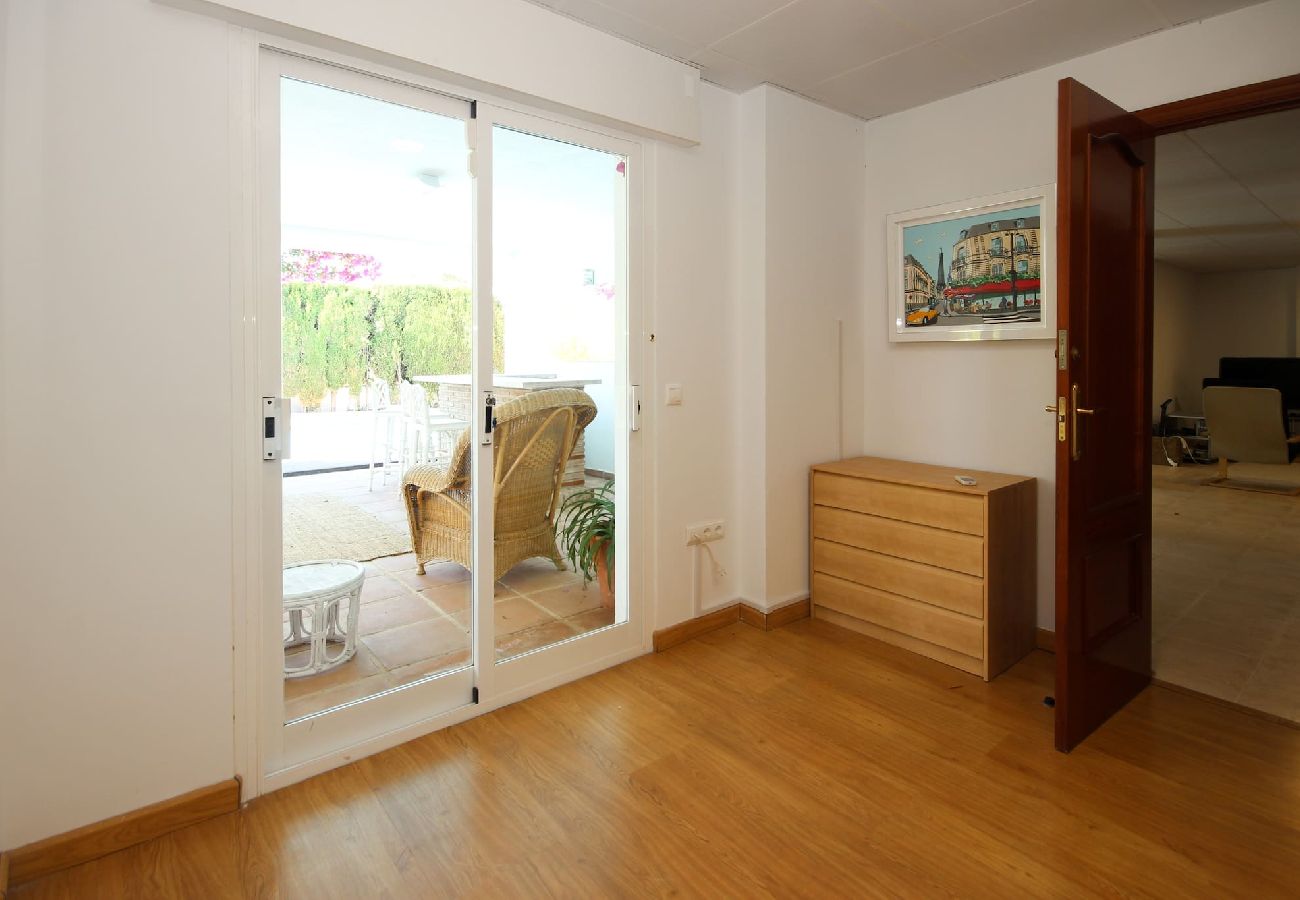 Villa in Mijas Costa - Fantastic 5 bedroom villa with private pool close to the sea in Mijas Costa